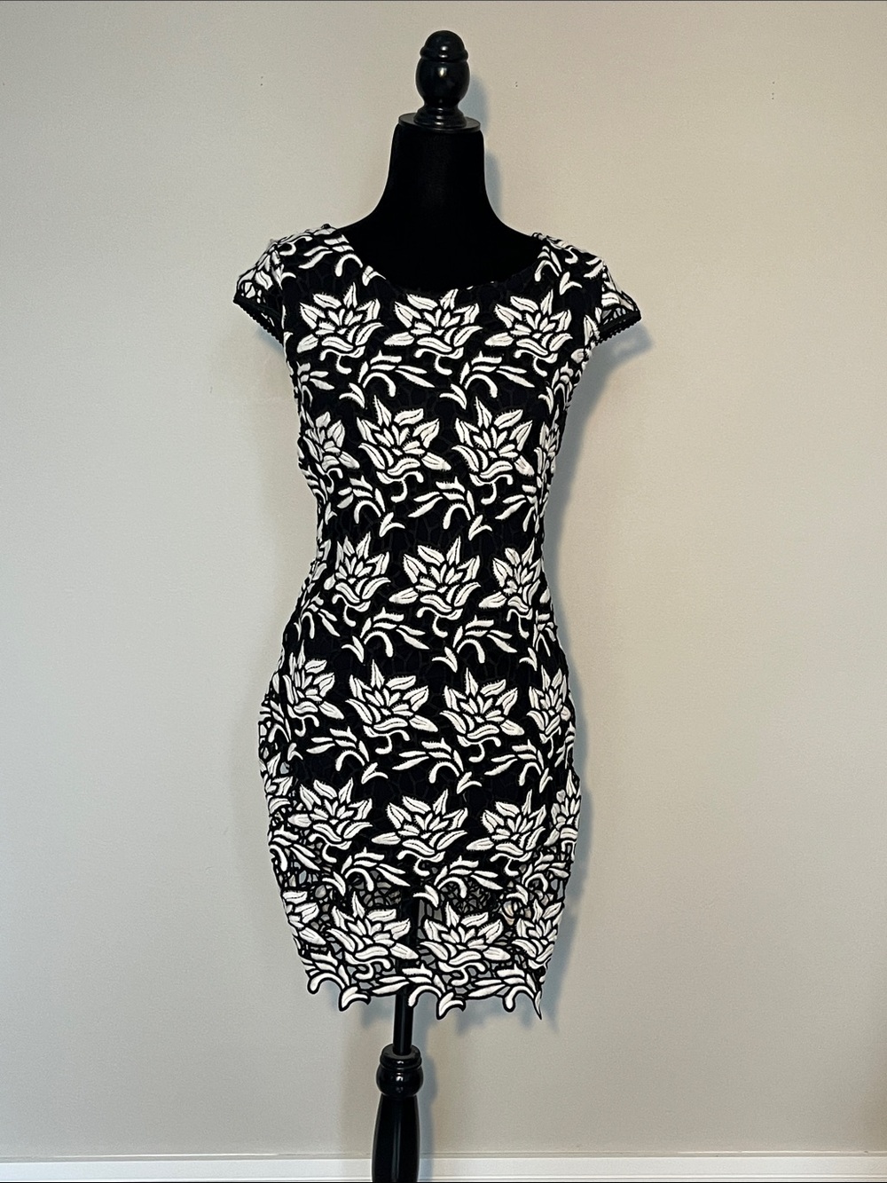 INC International Concepts Black & White Floral Lace Sheath Mini Dress